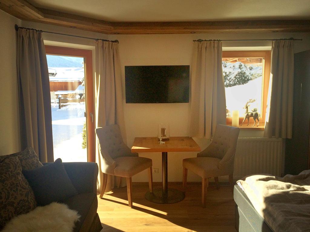 Am Wilden Kaiser Landhausstudios Елмау Екстериор снимка